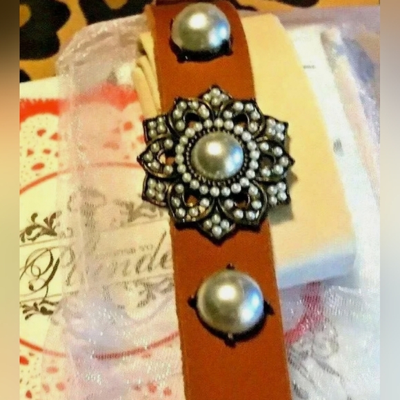 Plunder Childrens Elsa adjustable bracelet Retired - Picture 5 of 6